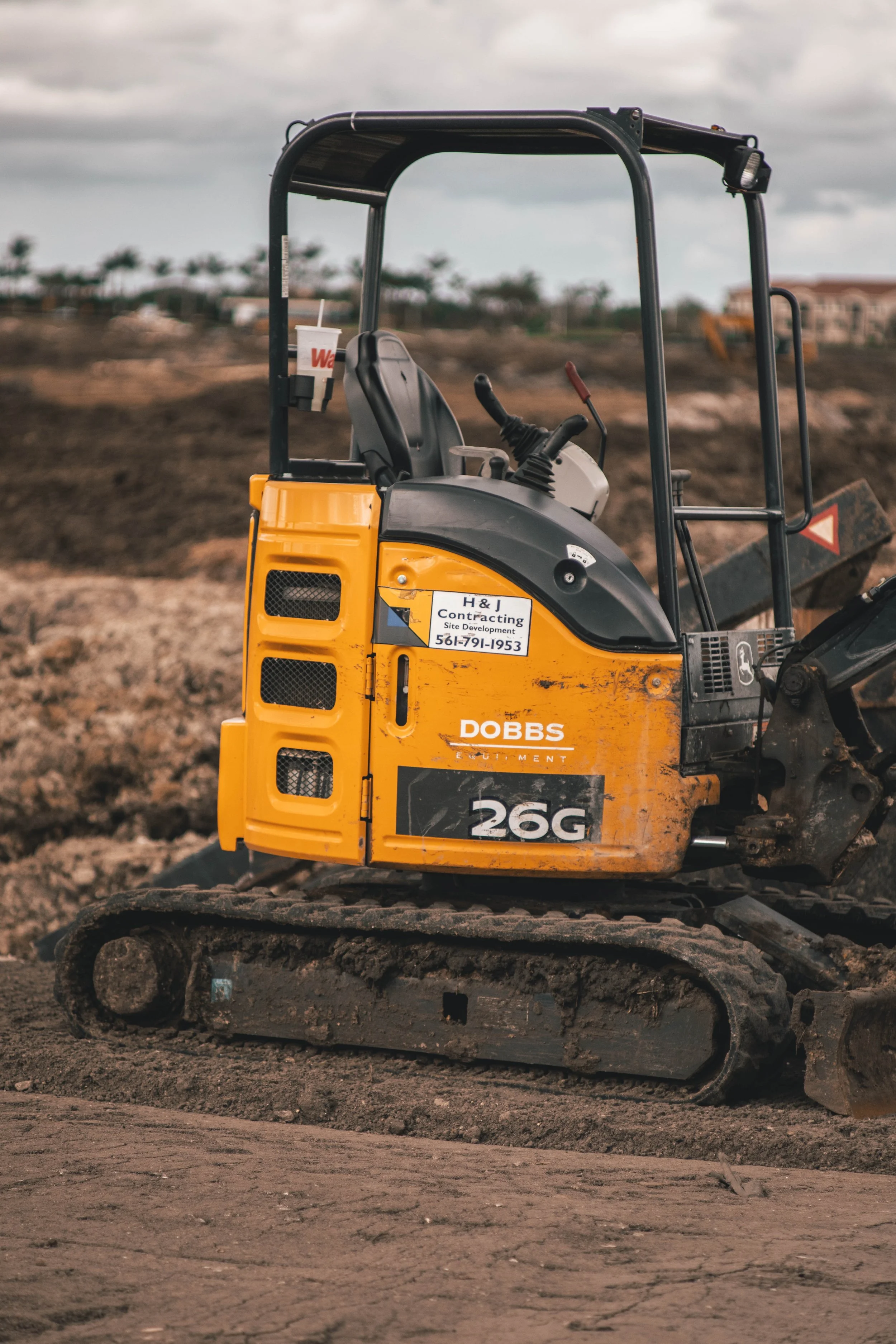 7 Tips for Picking the Most Reliable Heavy Construction Equipment Company
