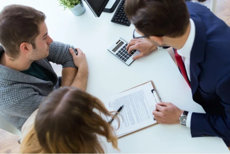 Loan Brokers and Banks: What's the Difference?