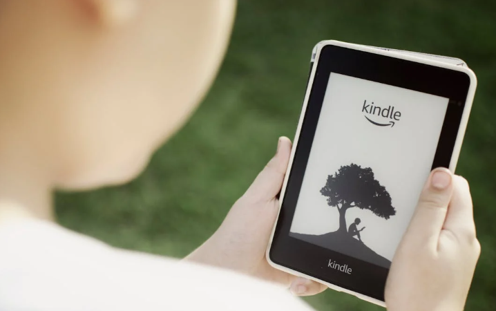 Which Is Right For You – Kindle app versus Kindle Paperwhite