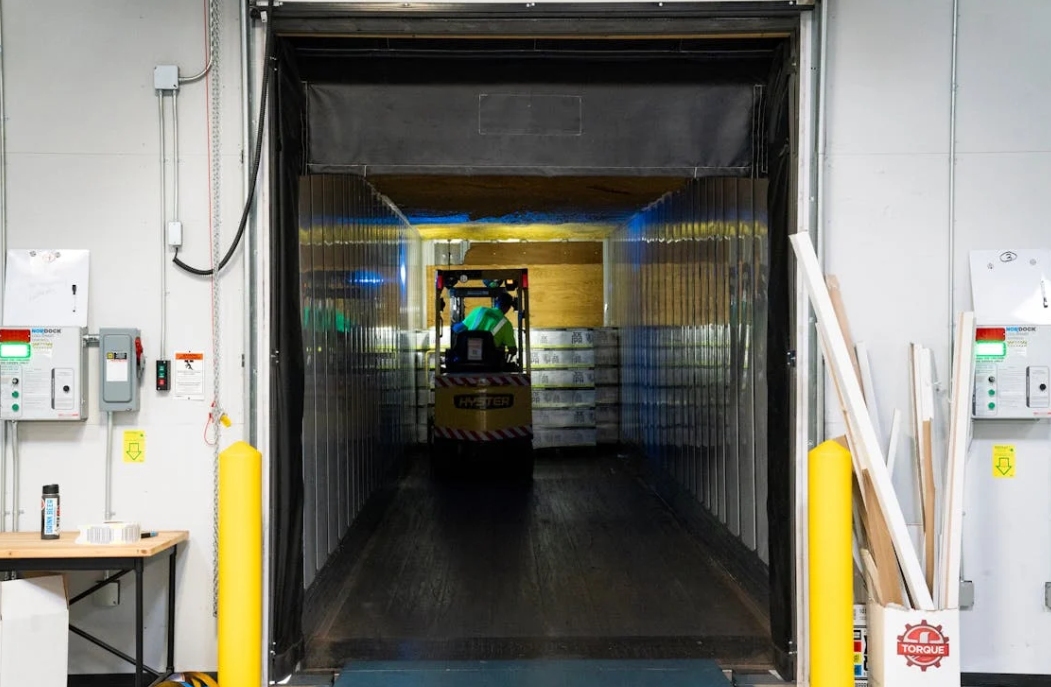 Tips When Hiring a Forklift Service