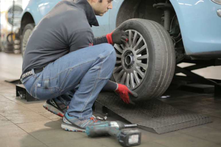 Flat Tyre While Out On the Road? Four Steps To Get Moving Again
