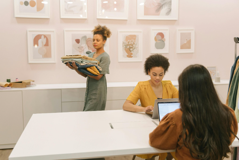 Why Modern Entrepreneurs Need More Than Just A Social Media Presence