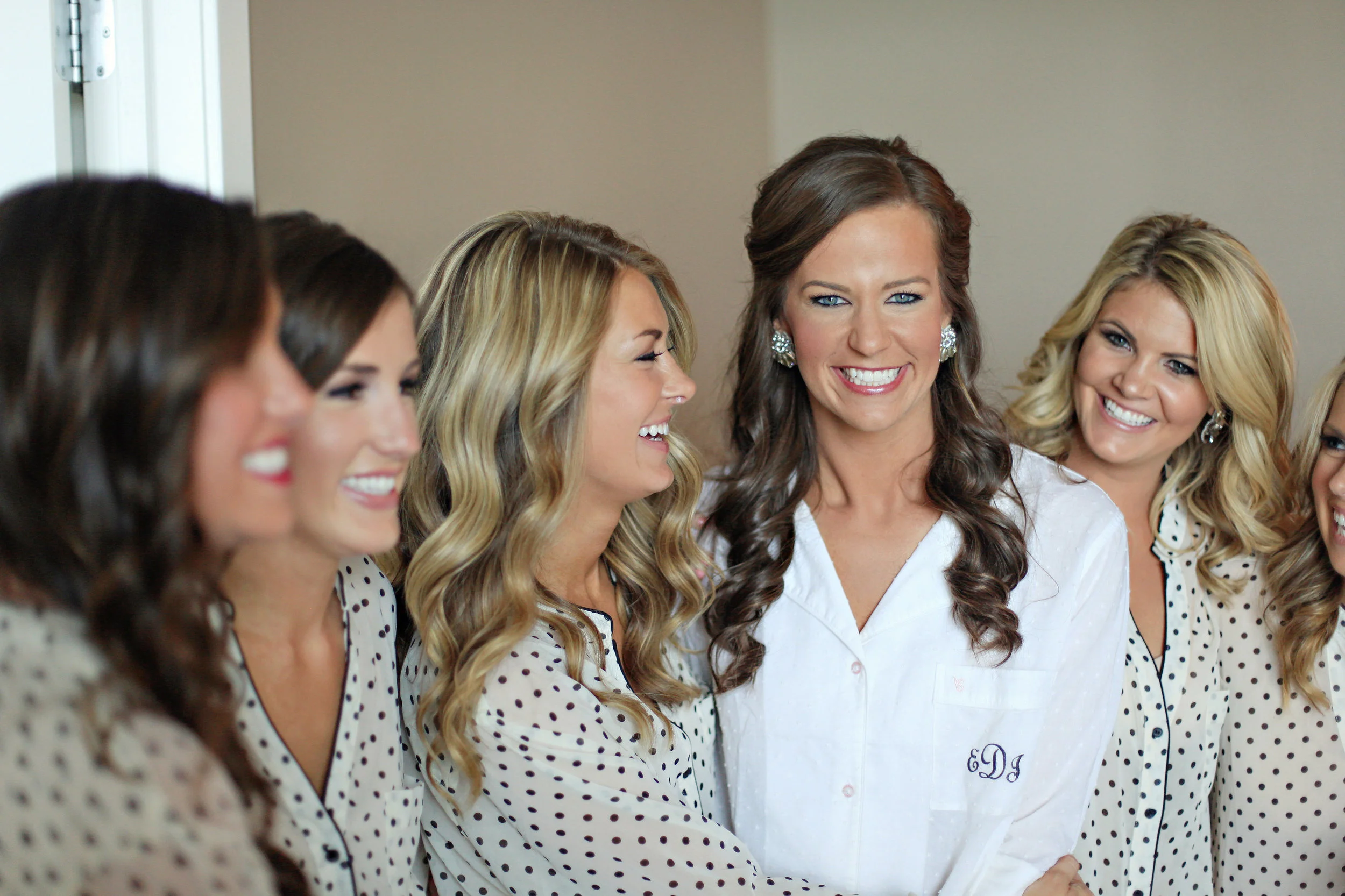 Erin Matt-getting ready-0060.jpg