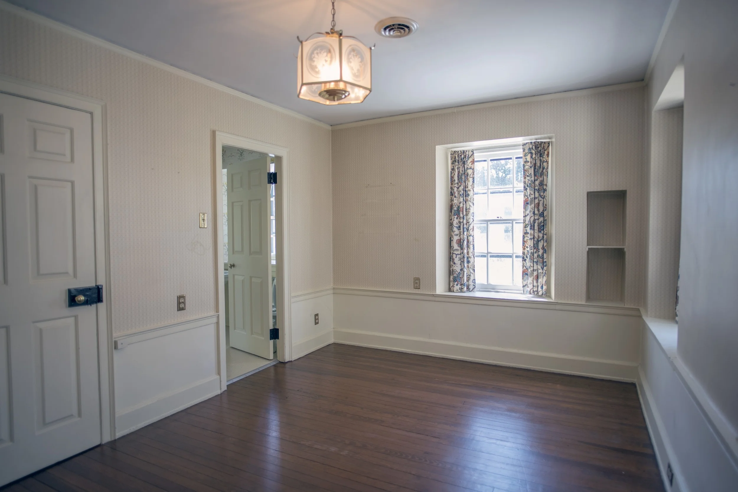 Bedroom small.jpg