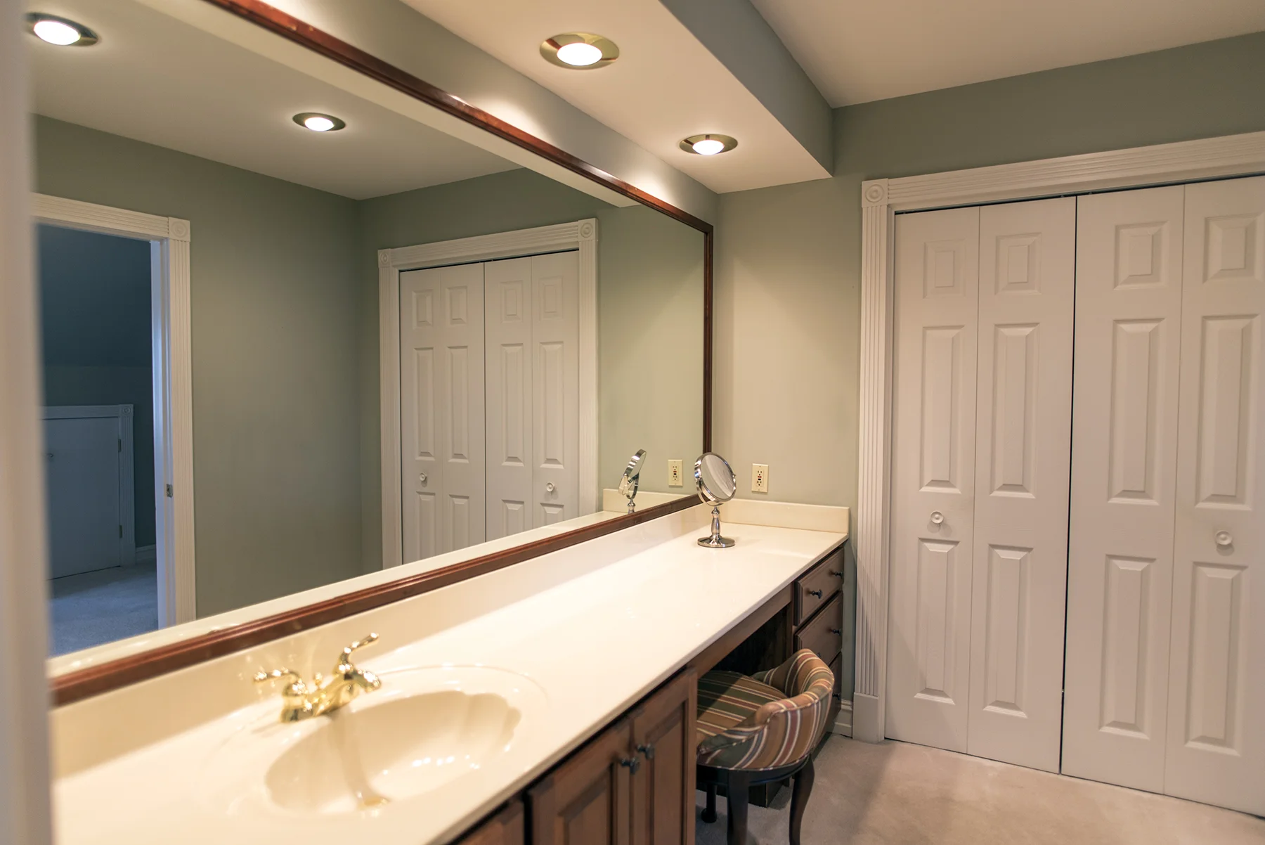 Dressing Area.jpg