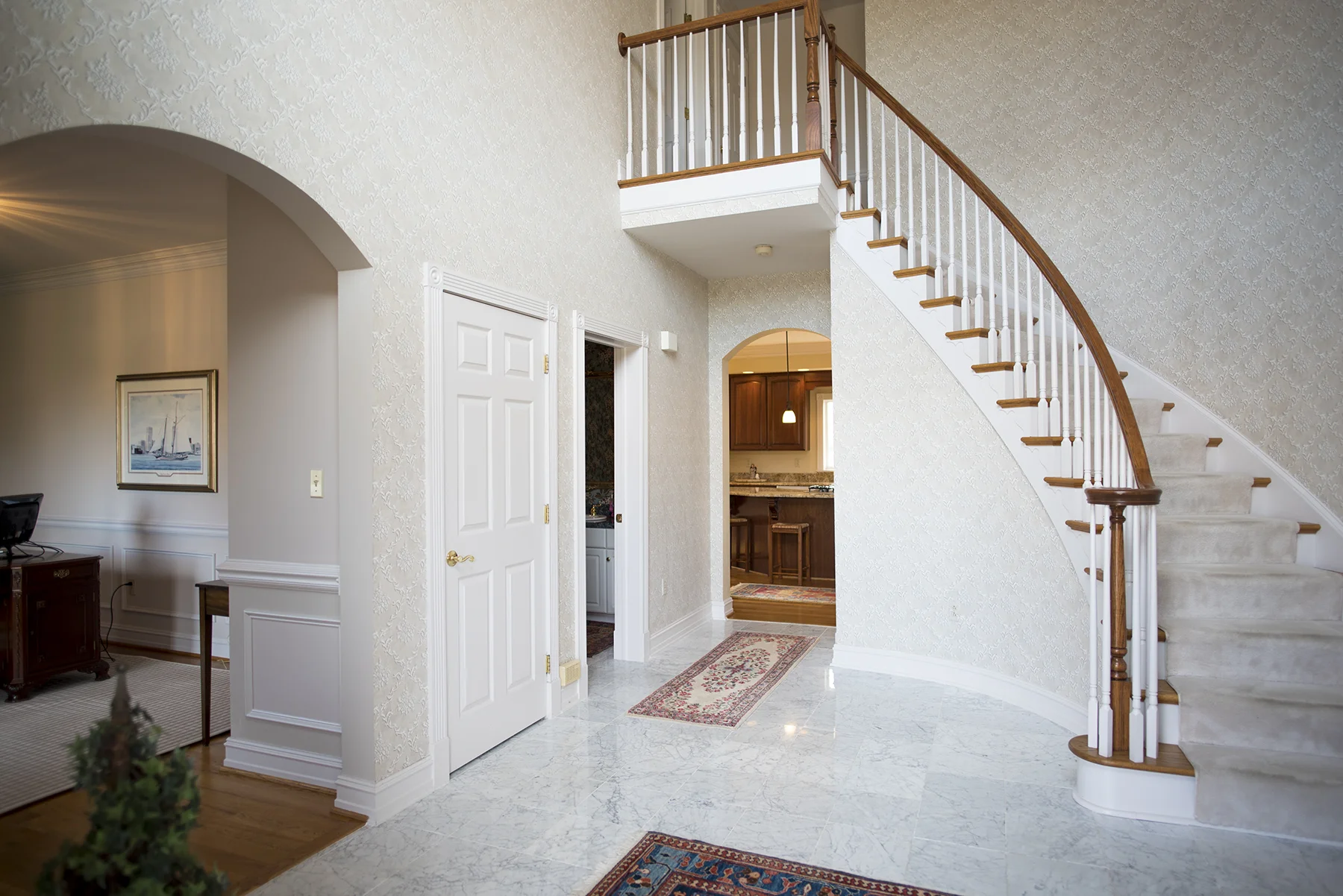 Foyer 2.jpg