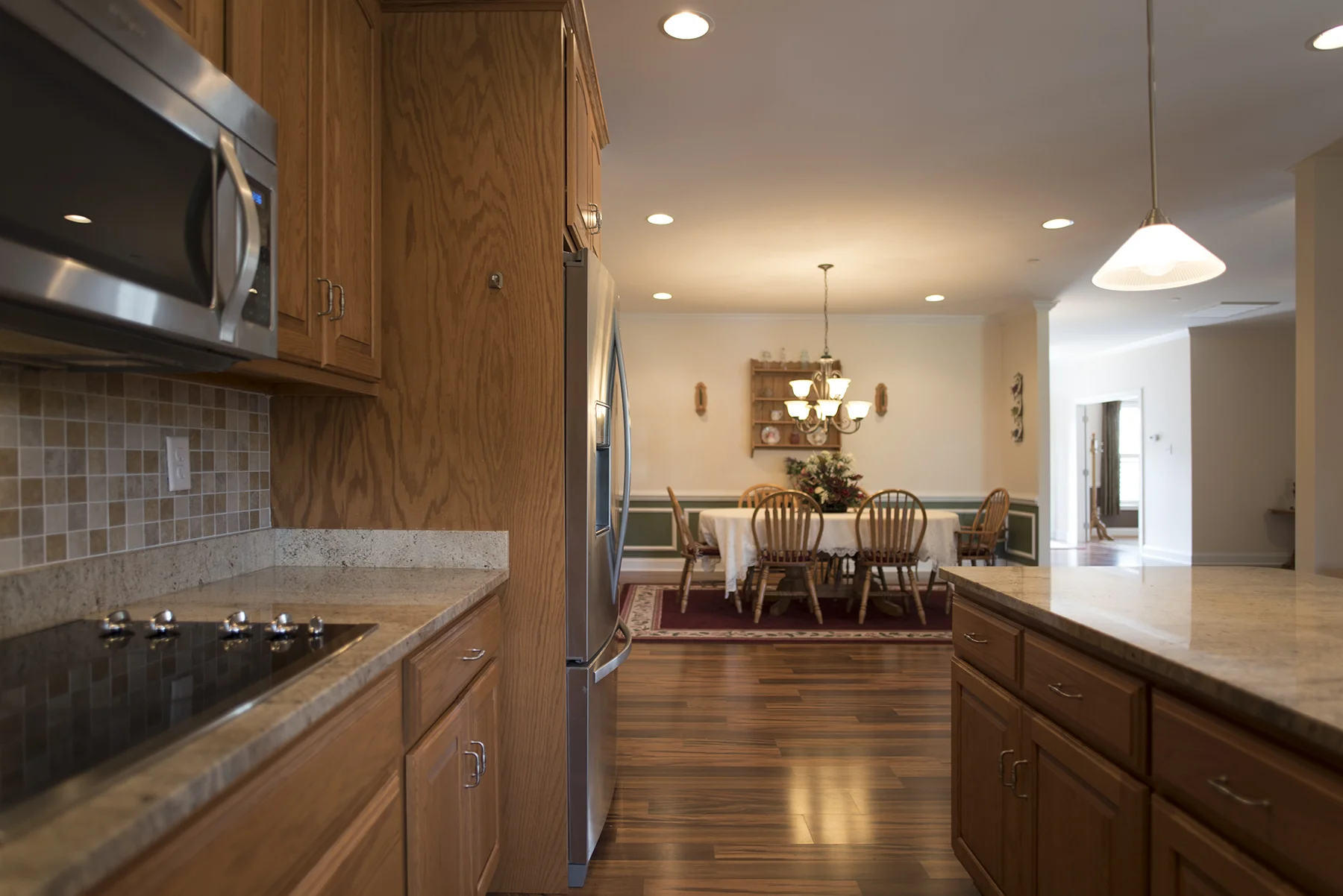 Kitchen Thru.jpg