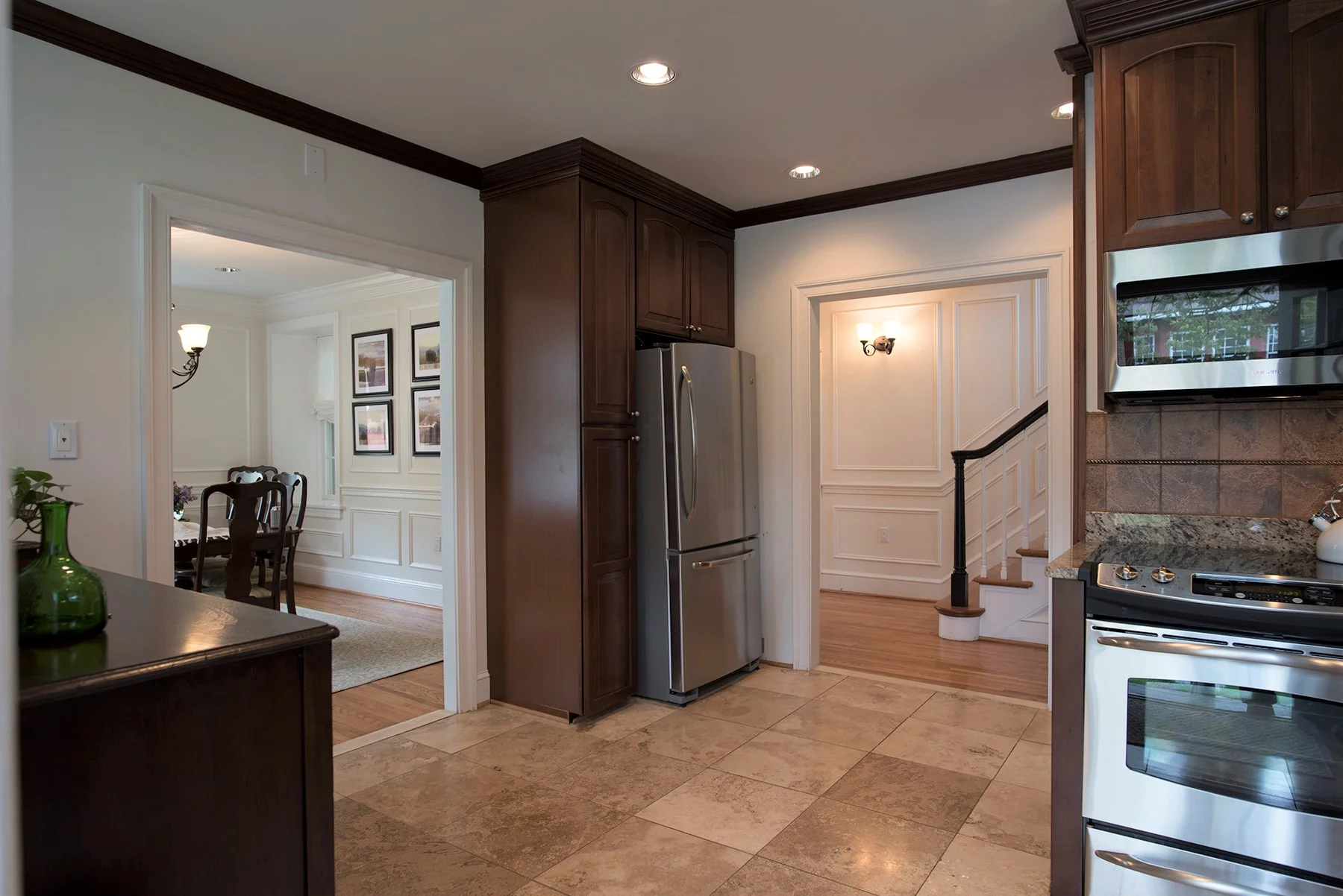 Kitchen 2.jpg