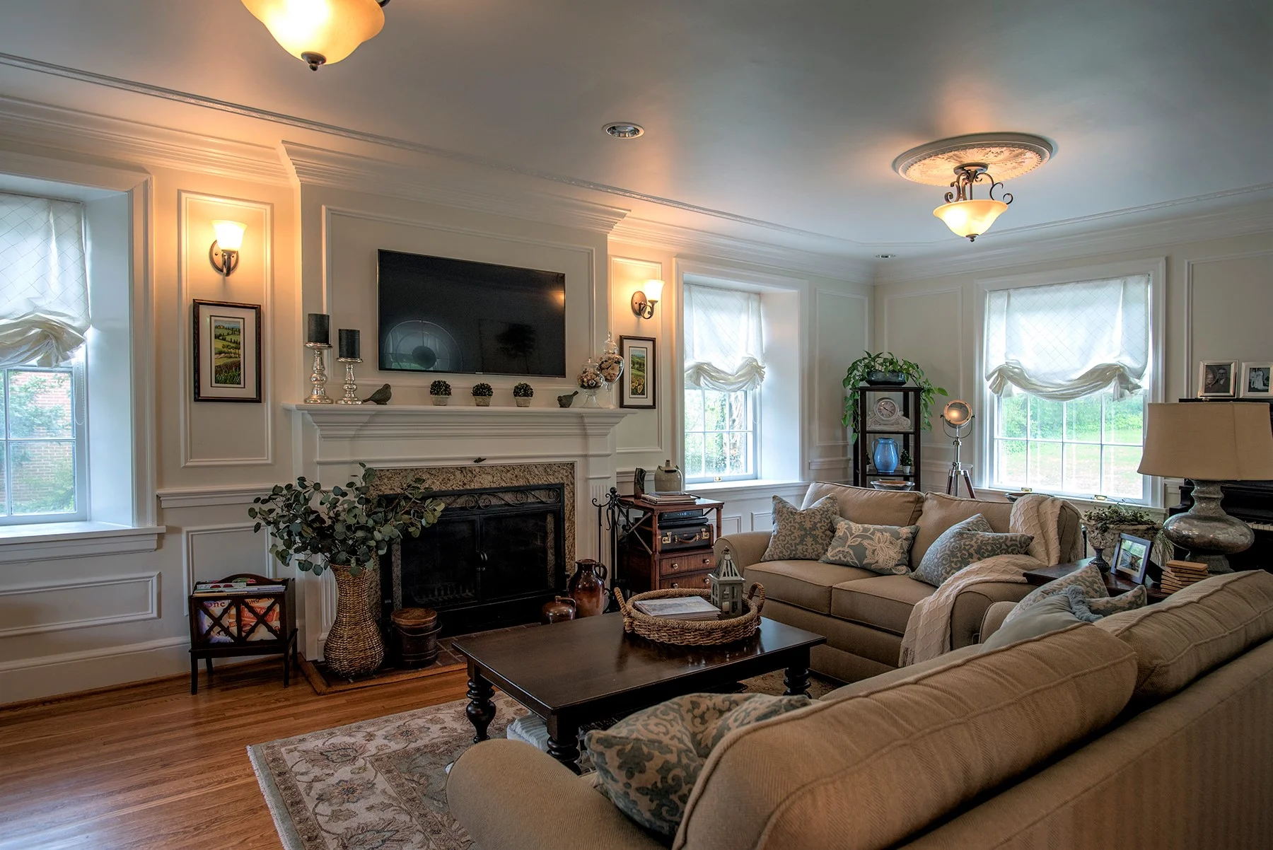 Living Room 2.jpg
