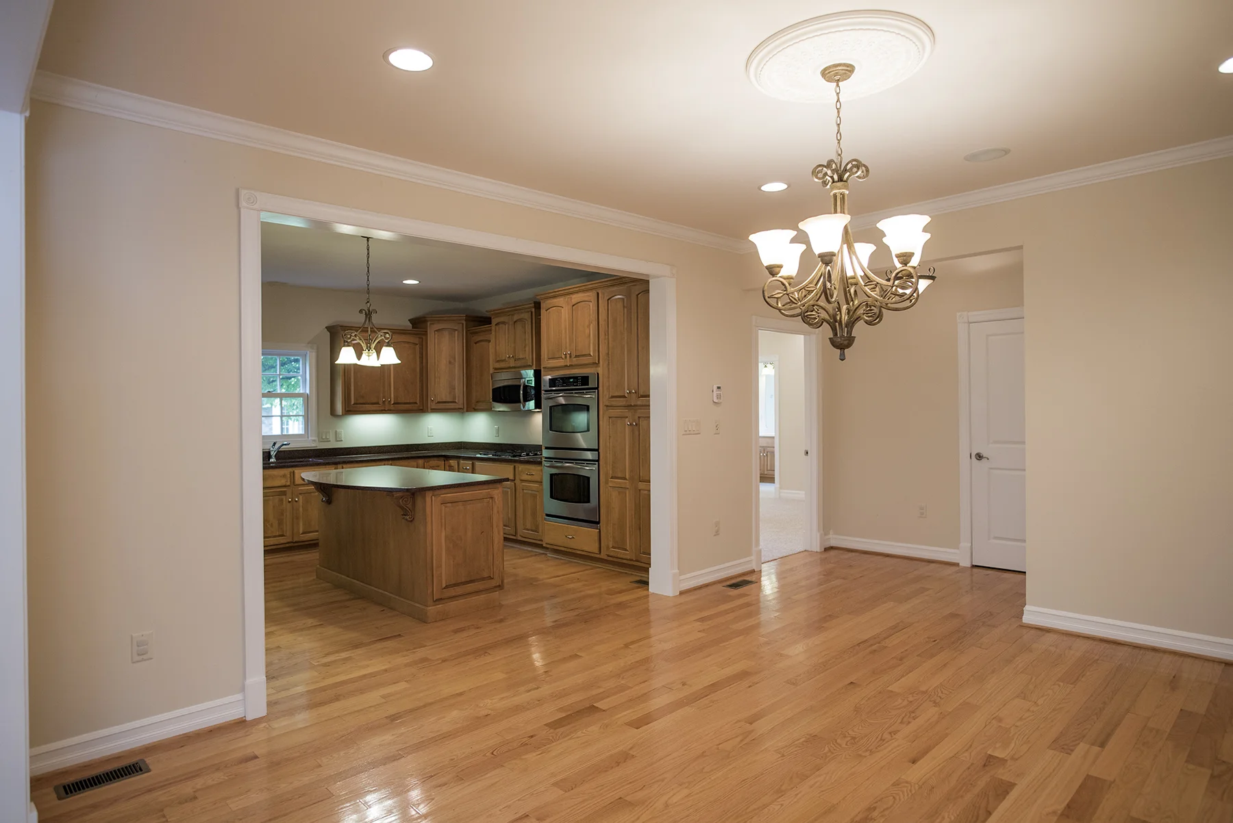 Dining Room.jpg