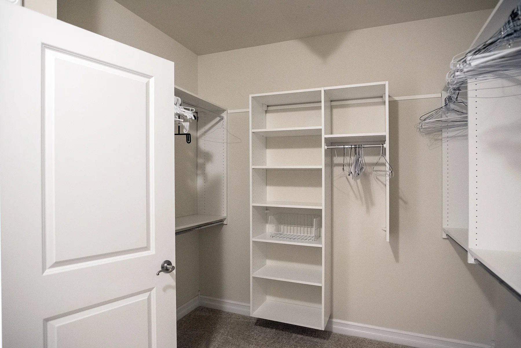 Master Closet2.jpg
