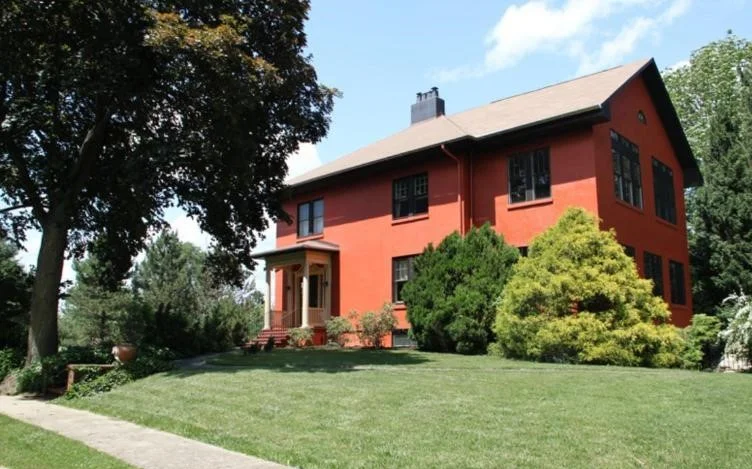 208 w irvin front.jpg