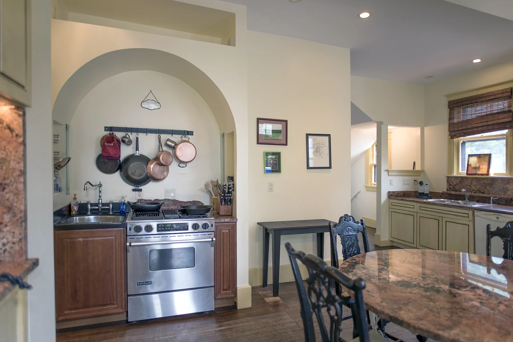 Kitchen2.jpg