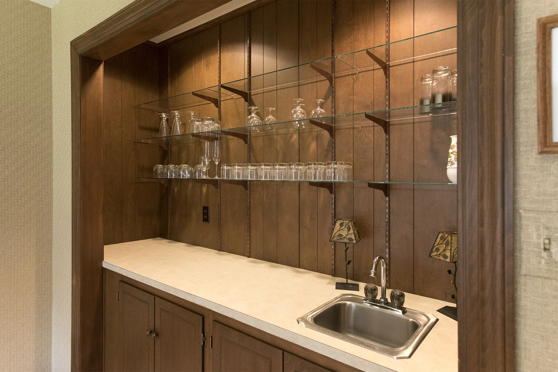 Wet Bar.jpg