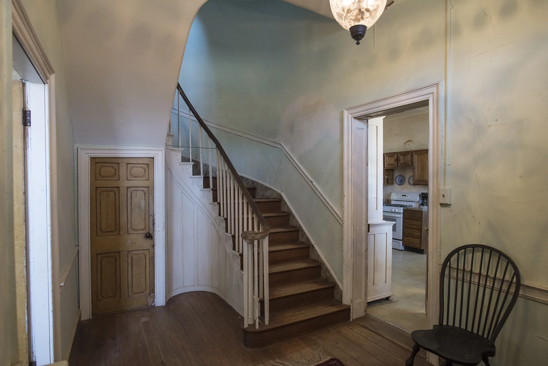 Foyer2.jpg