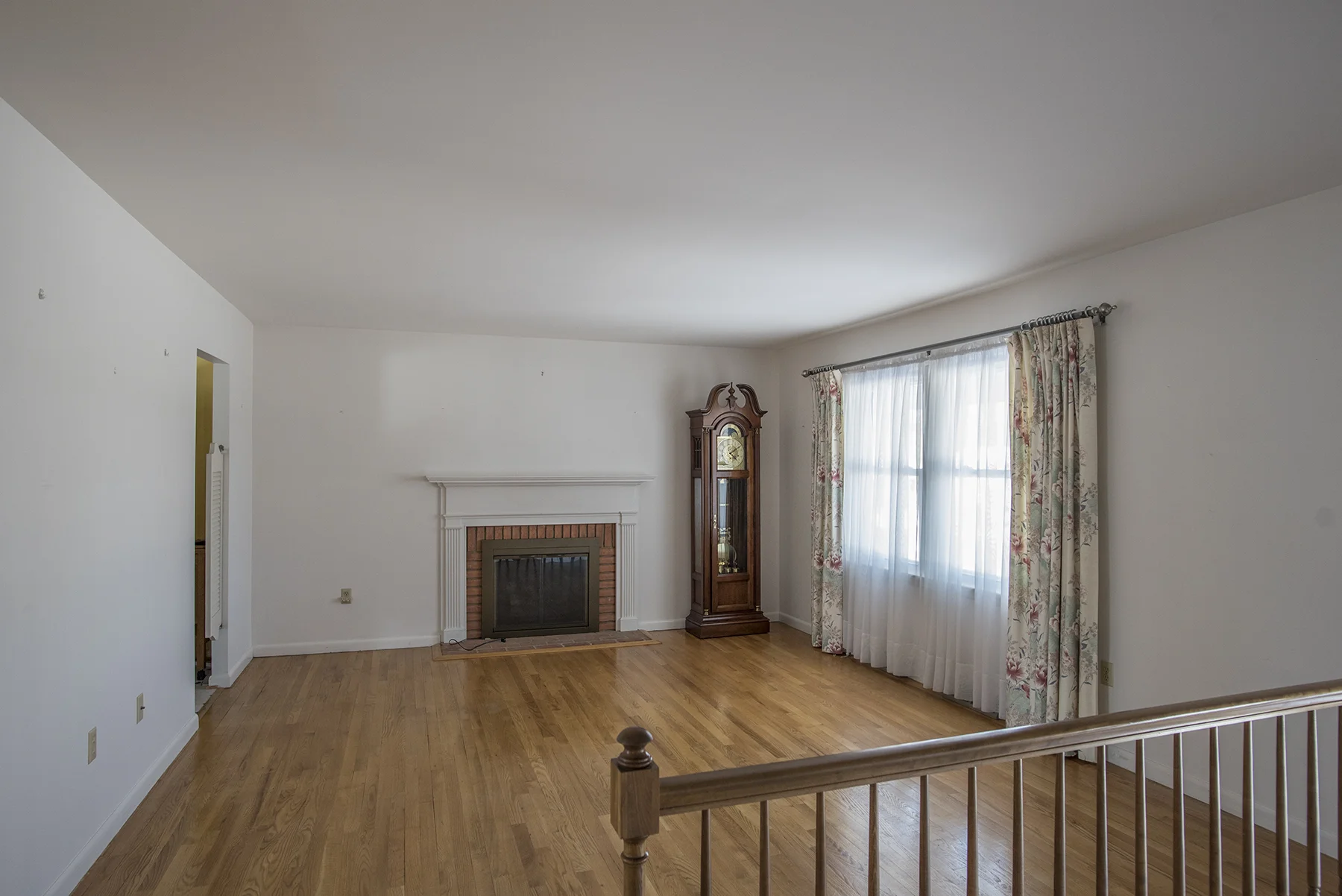 Living Room2.jpg