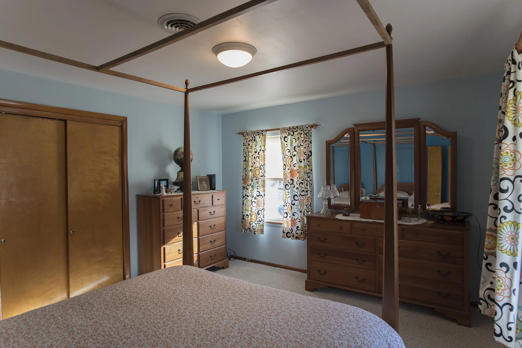 Master Bedroom2.jpg