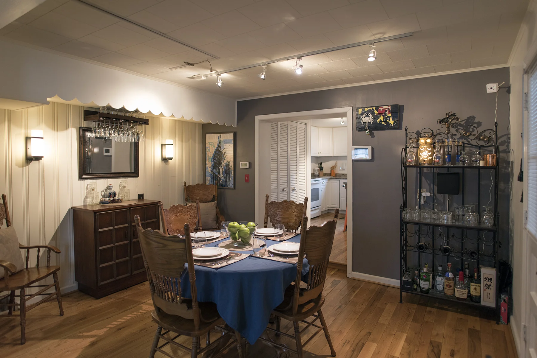 Dining Room.jpg