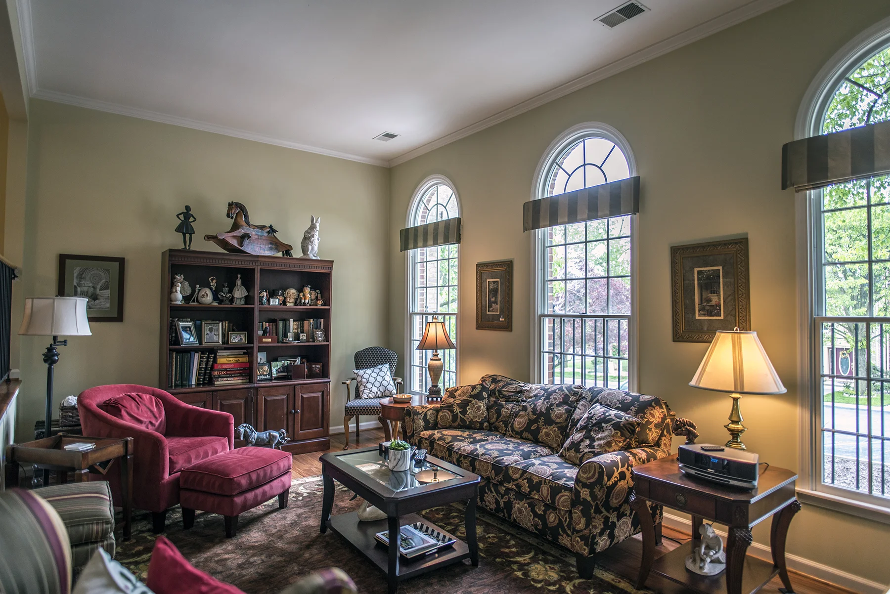 Living Room3.jpg