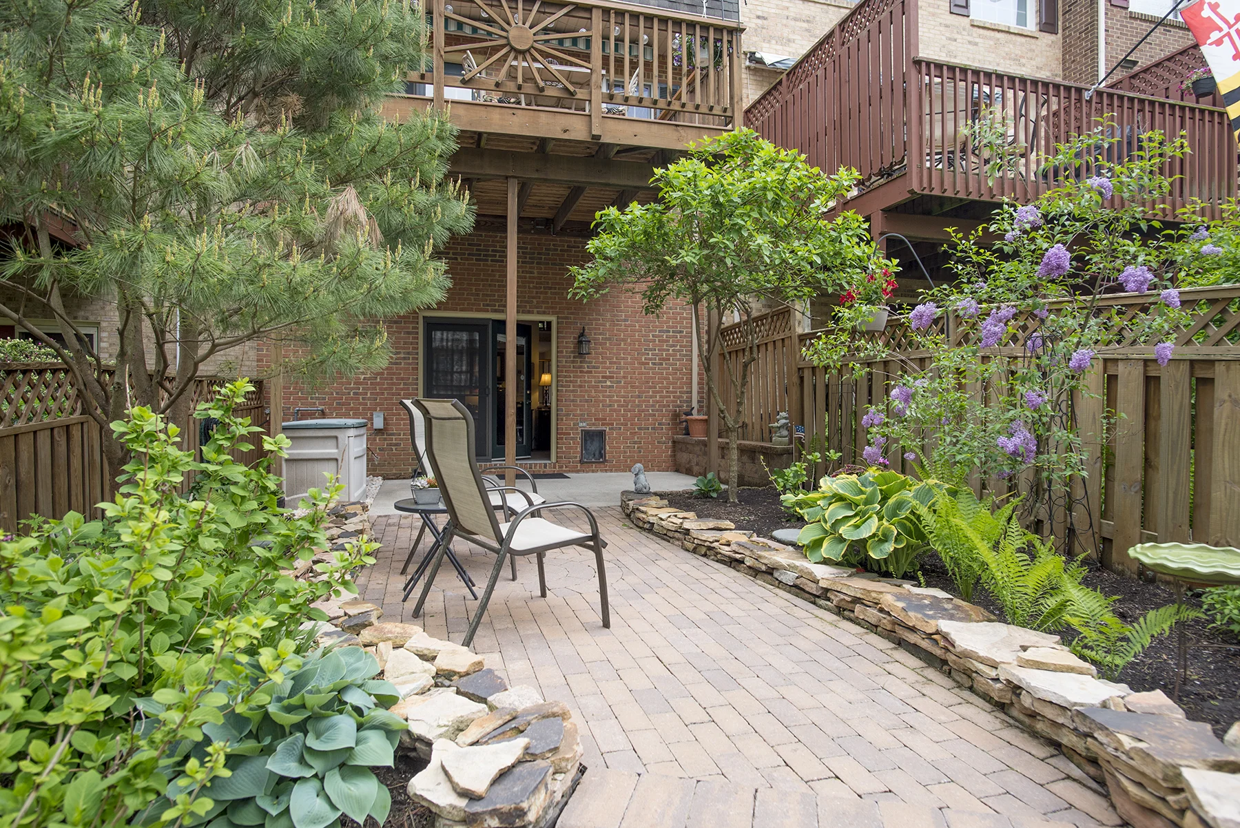 Patio2.jpg