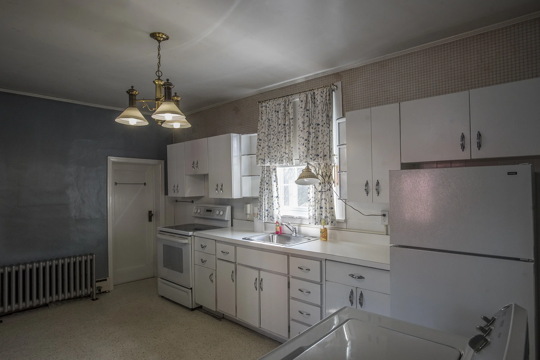 Kitchen2.jpg