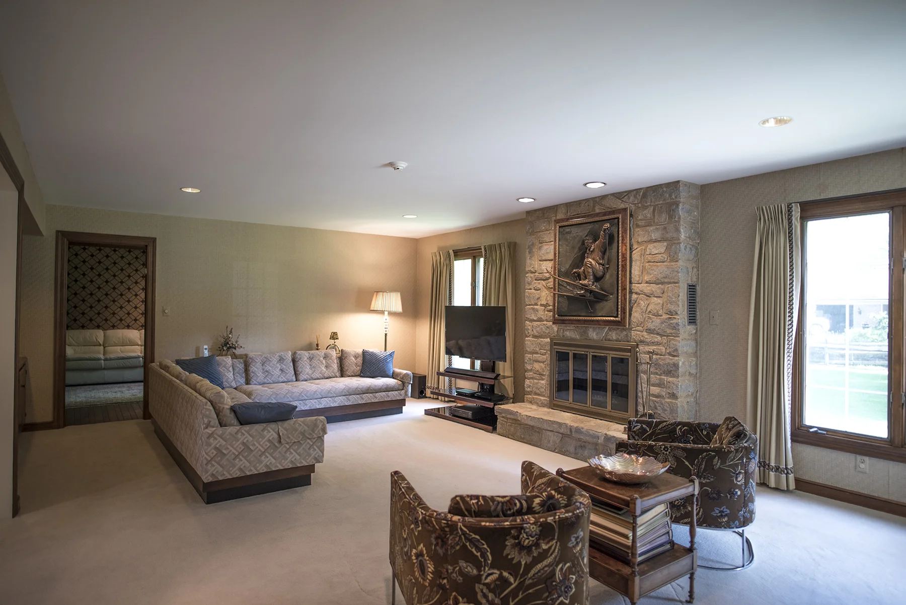 Living Room.jpg