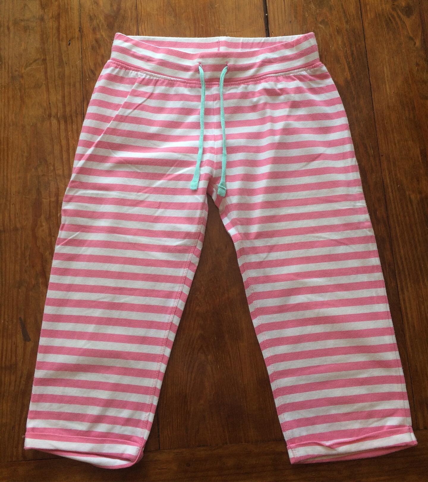 #miniboden striped cropped pants size 9 &amp; $14.99.  #529hh #529hhfaves #529hollinhall #kidsconsignment #consignment #babyclothes #babygirl #babyboy #ship
#babyfashion #babyconsignment ##girlsclothes #boys clothes ##teenconsignment 
#kidsclothes
#k