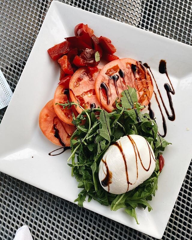 The first day of my favorite season: tomatoes, corn, seafood, al fresco, rose, daylight until 9 pm - and while swimming might be on hold, I&rsquo;ll still soak up the ☀️
.
.
.
.
.
#instaeats #feedyoursoull #tastingtable #foodgawker #fravorites #foodb