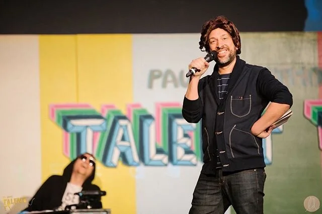 Photos from last week&rsquo;s TRUTH CONVENTION by Lindsay Elliott for @lindsaysdiet are up now in our FB group. I will trickle out some of my favourites over the next week or so. Here is me unable to contain my laughter as @themarkchavez shares his M