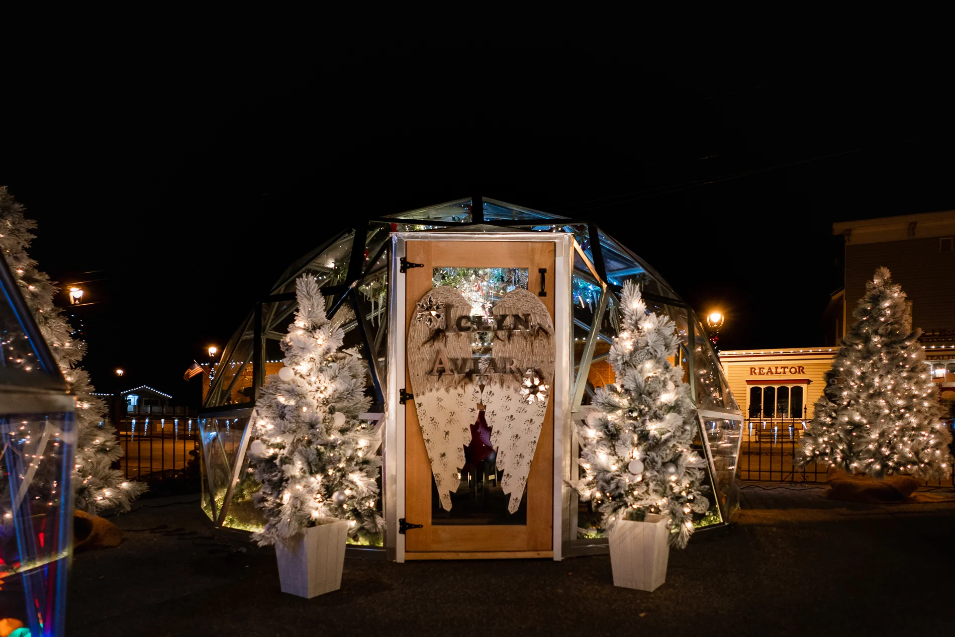 Igloos Now Open at the White Horse Inn