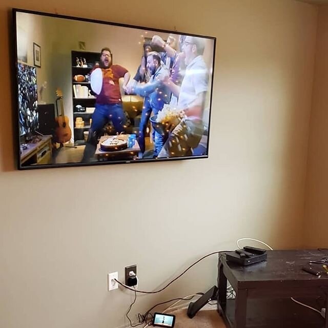 Get a new TV 📺 for Christmas 🎄? Need it mounted on a wall with the cables hidden? 
Shoot me a text ☎️ 412.335.1929 today and get on our schedule! Installation typically takes 45 minutes to one hour and can be booked within 24 hours (within reason) 