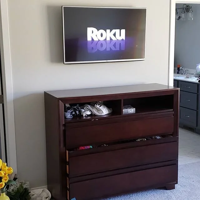 High and tight on a sunny Sunday. 
#tv #comcast #instagood