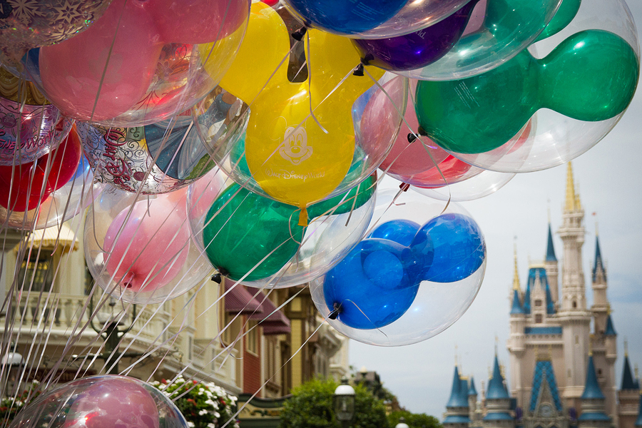 magic kingdom / main street, usa / disney balloons