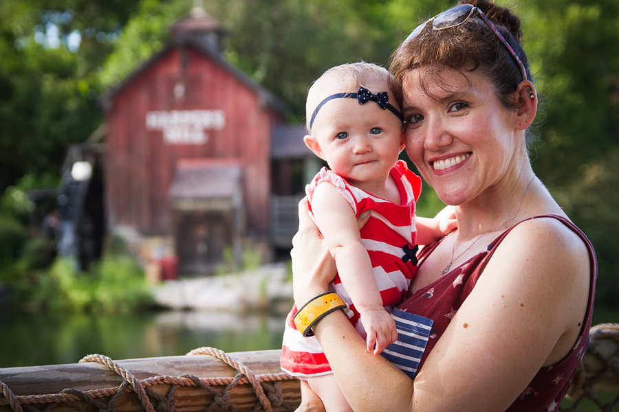 harper's mill / baby's first disney trip / disney family photographer