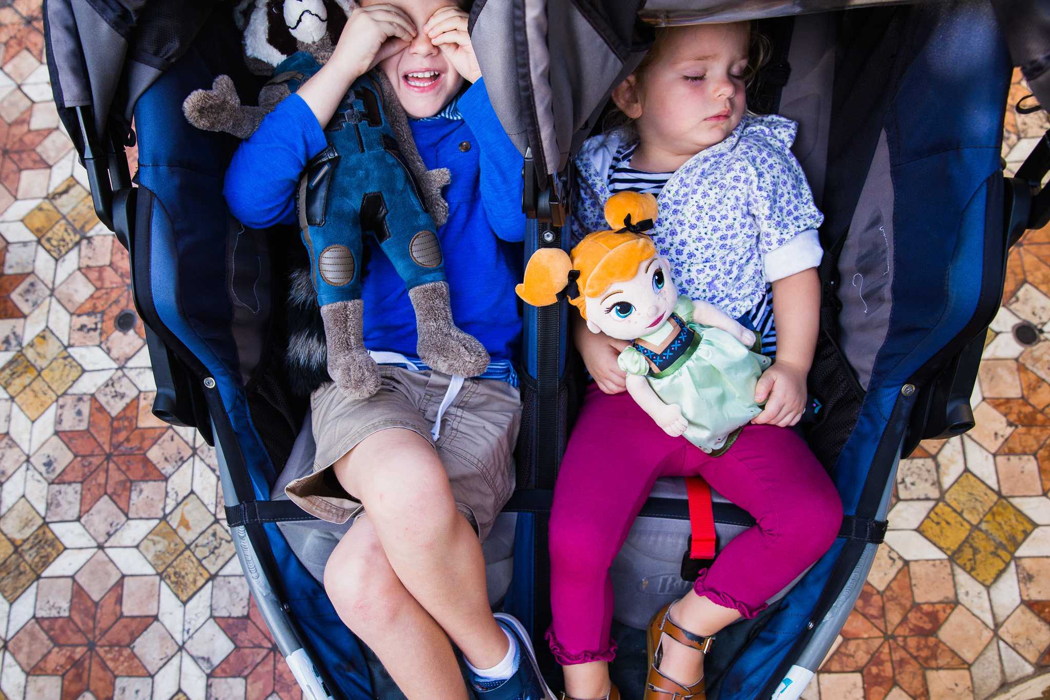 disneyland / disney family photographer / disney documentary photographer