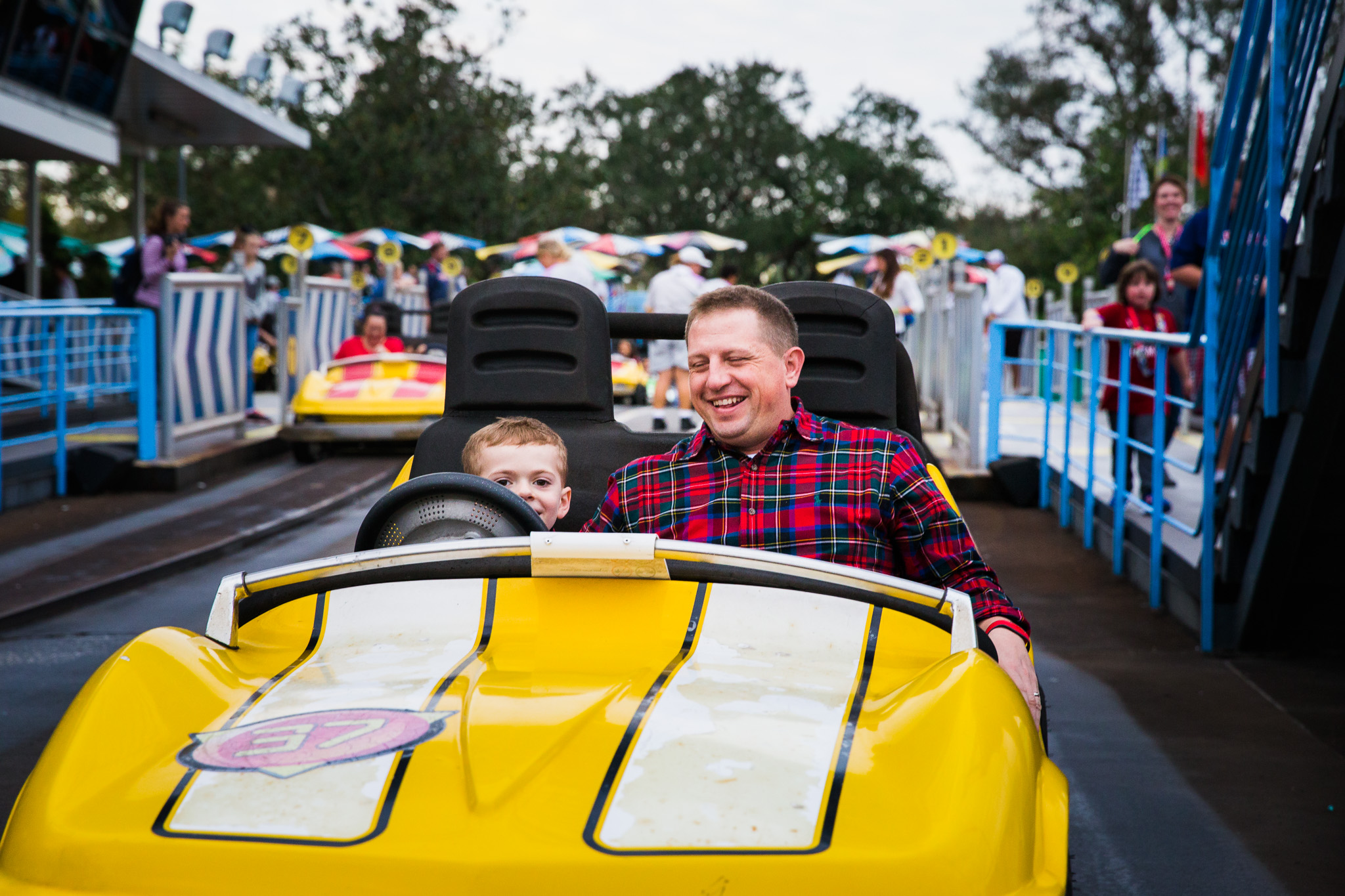 magic kingdom photographer / disney documentary photographer / disney family photographer