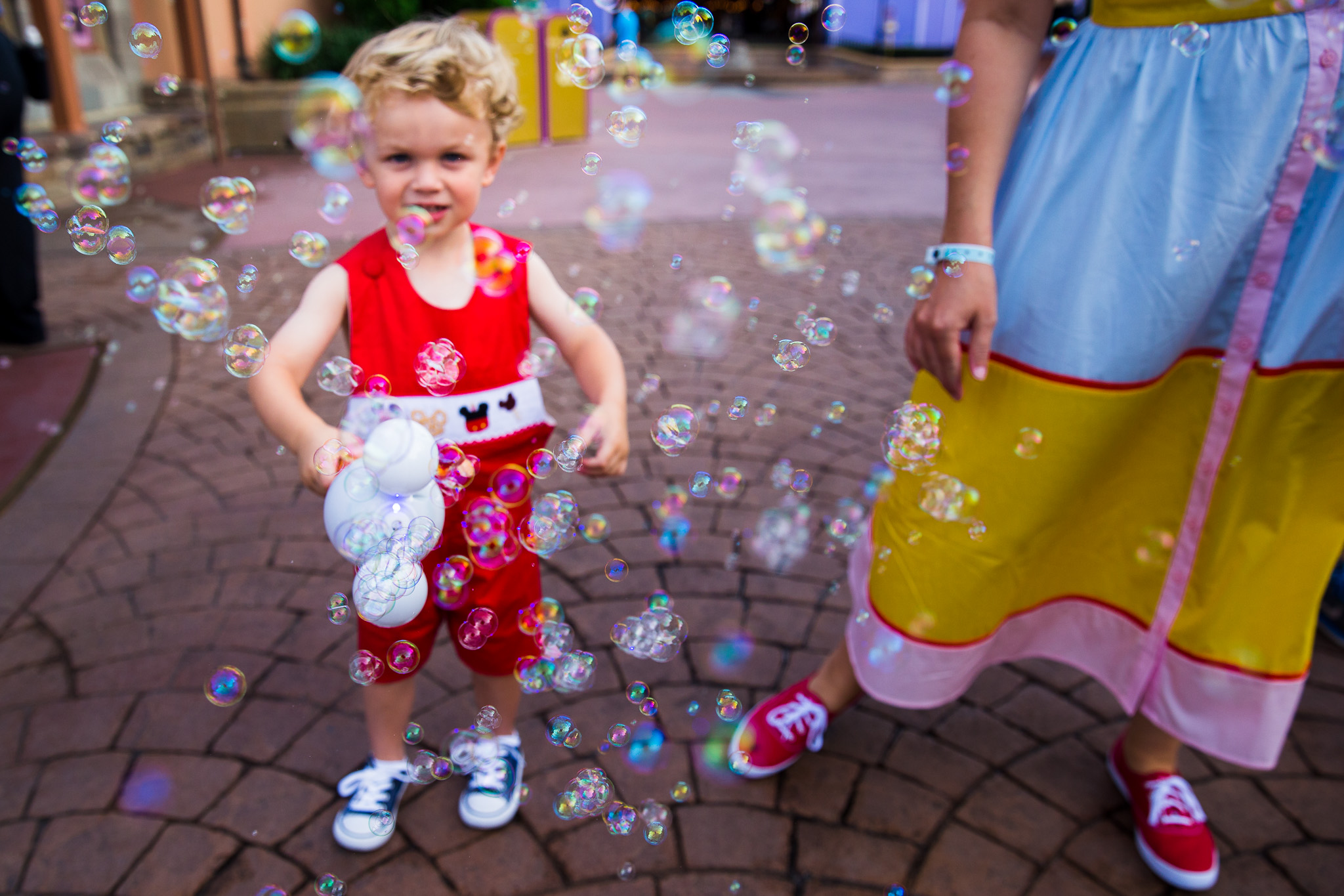 magic kingdom photographer / early morning magic hour / disney family photographer