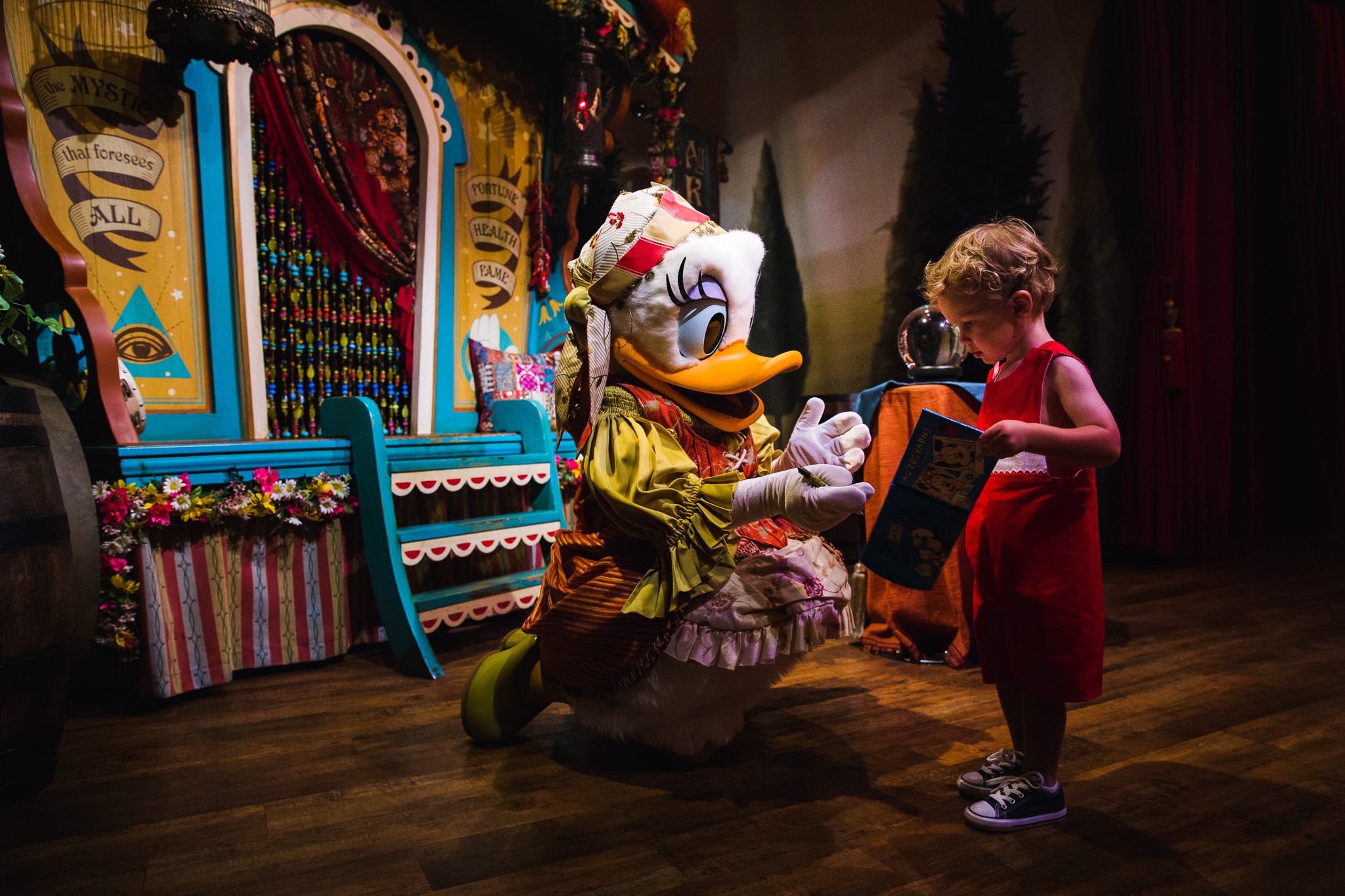 magic kingdom photographer / early morning magic hour / disney family photographer