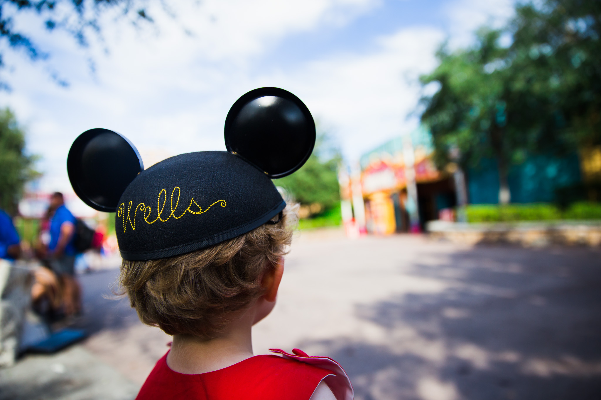 magic kingdom photographer / early morning magic hour / disney family photographer