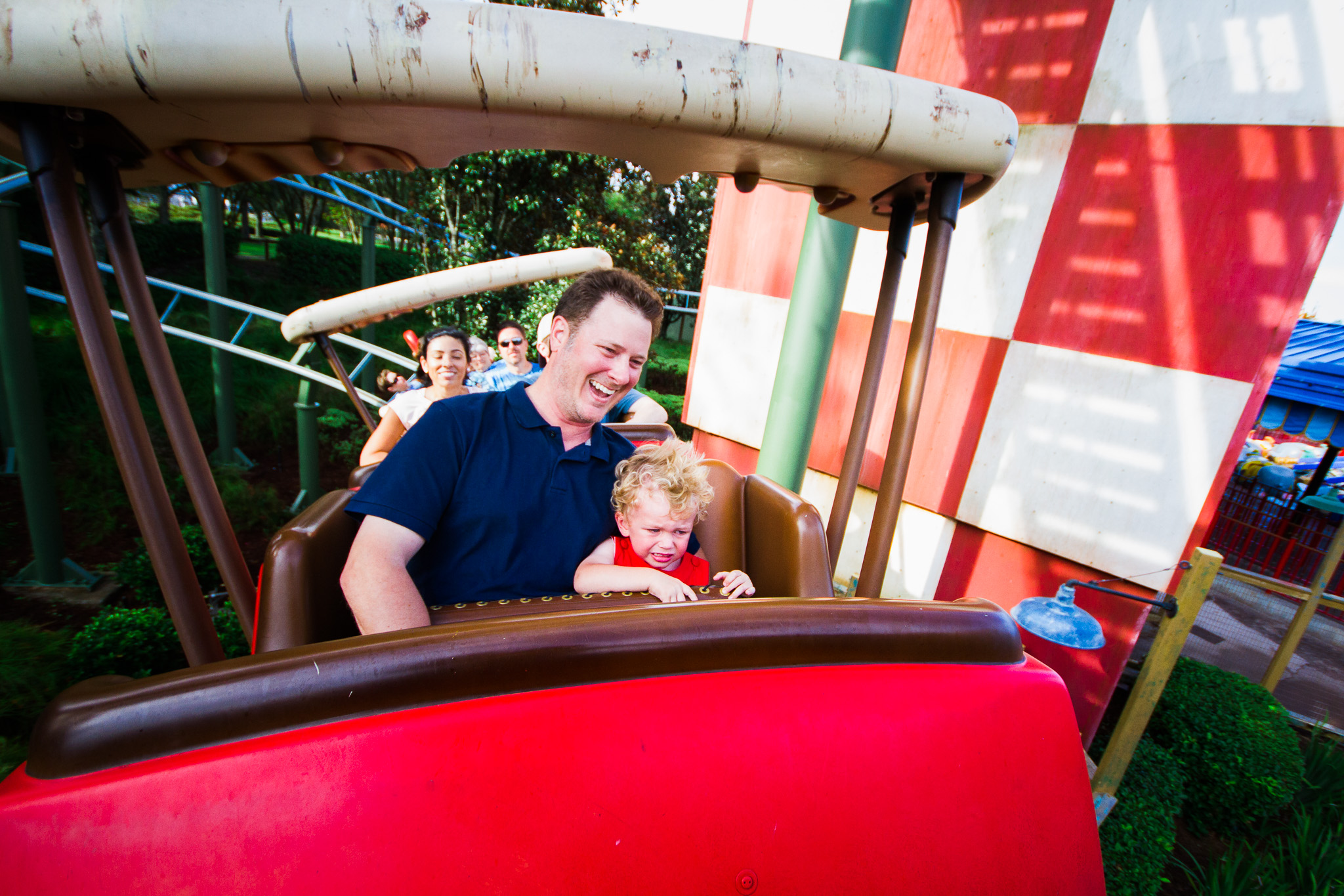 magic kingdom photographer / early morning magic hour / disney family photographer