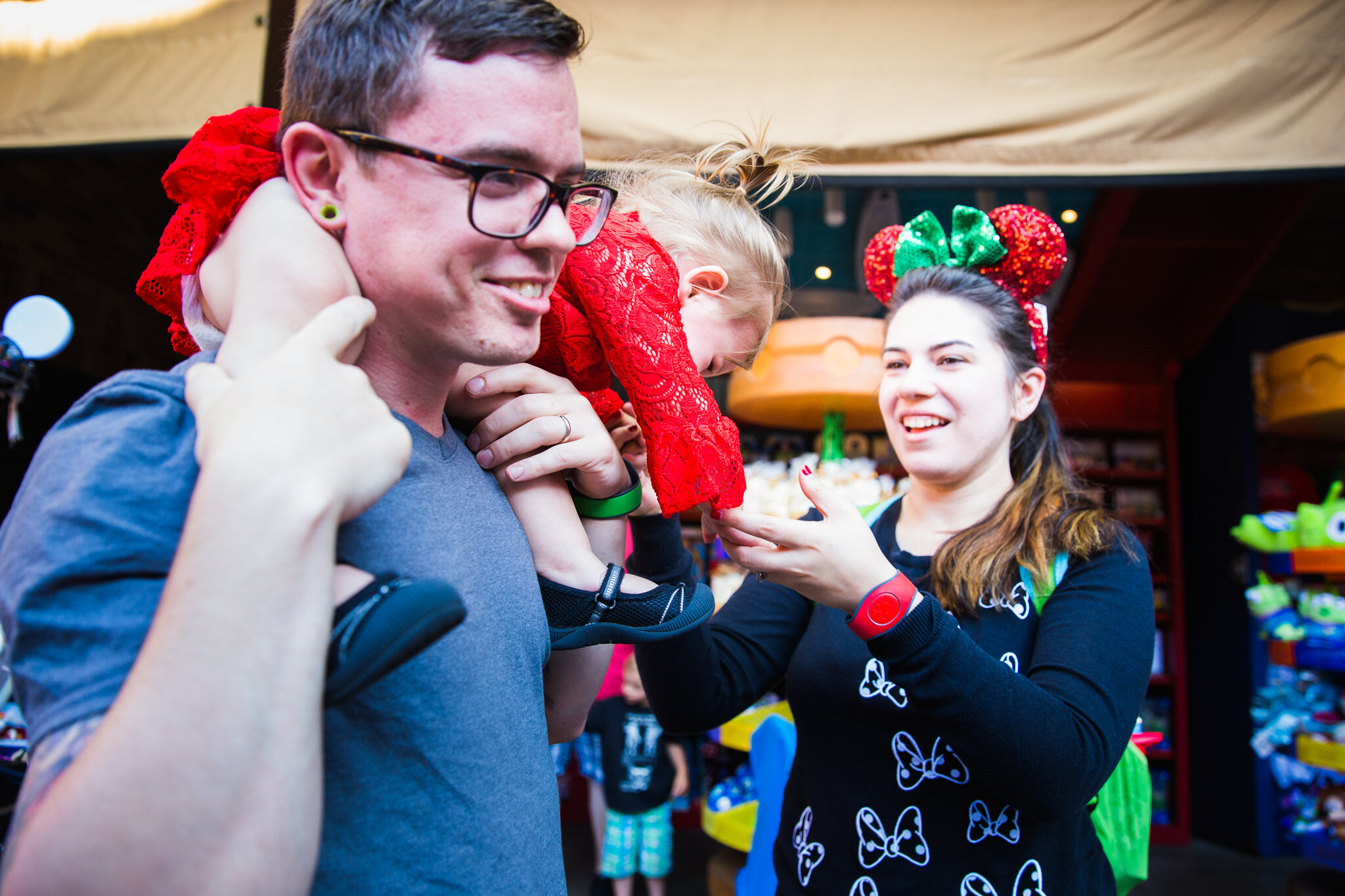 hollywood studios at christmas / disney family photographer