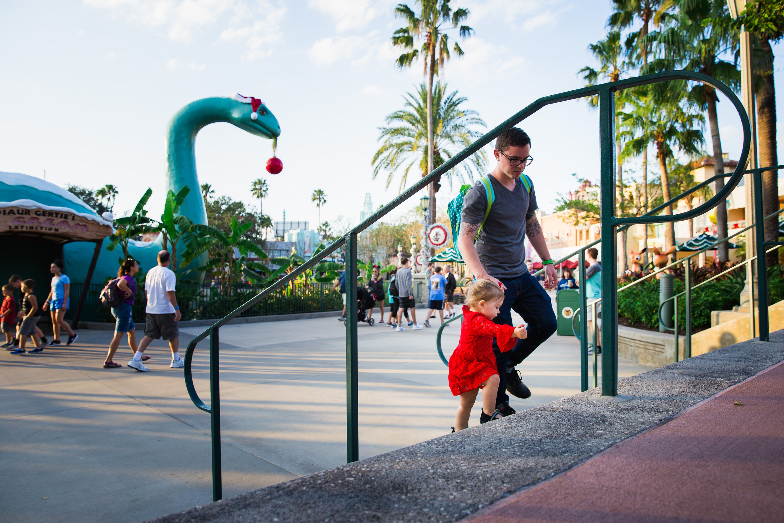 hollywood studios at christmas / disney family photographer