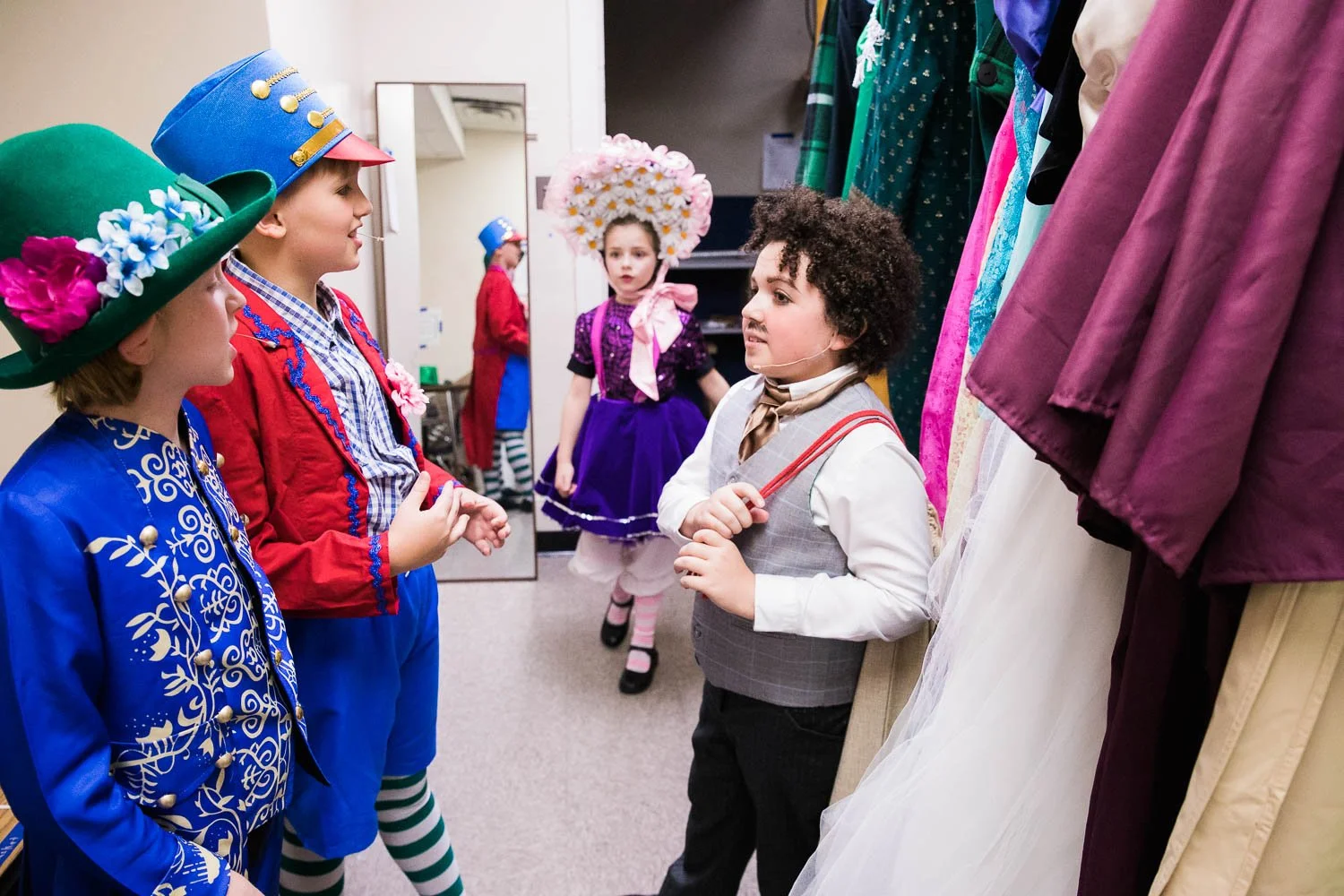 Oz Guards and the Wizard talk between scenes at the Wizard of Oz.