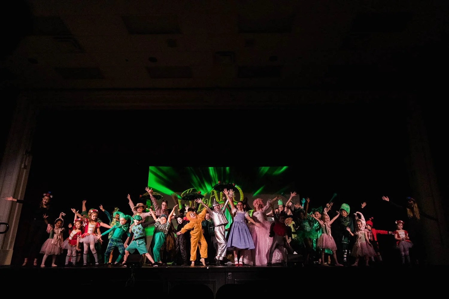 The Wizard of Oz youth edition final bows.