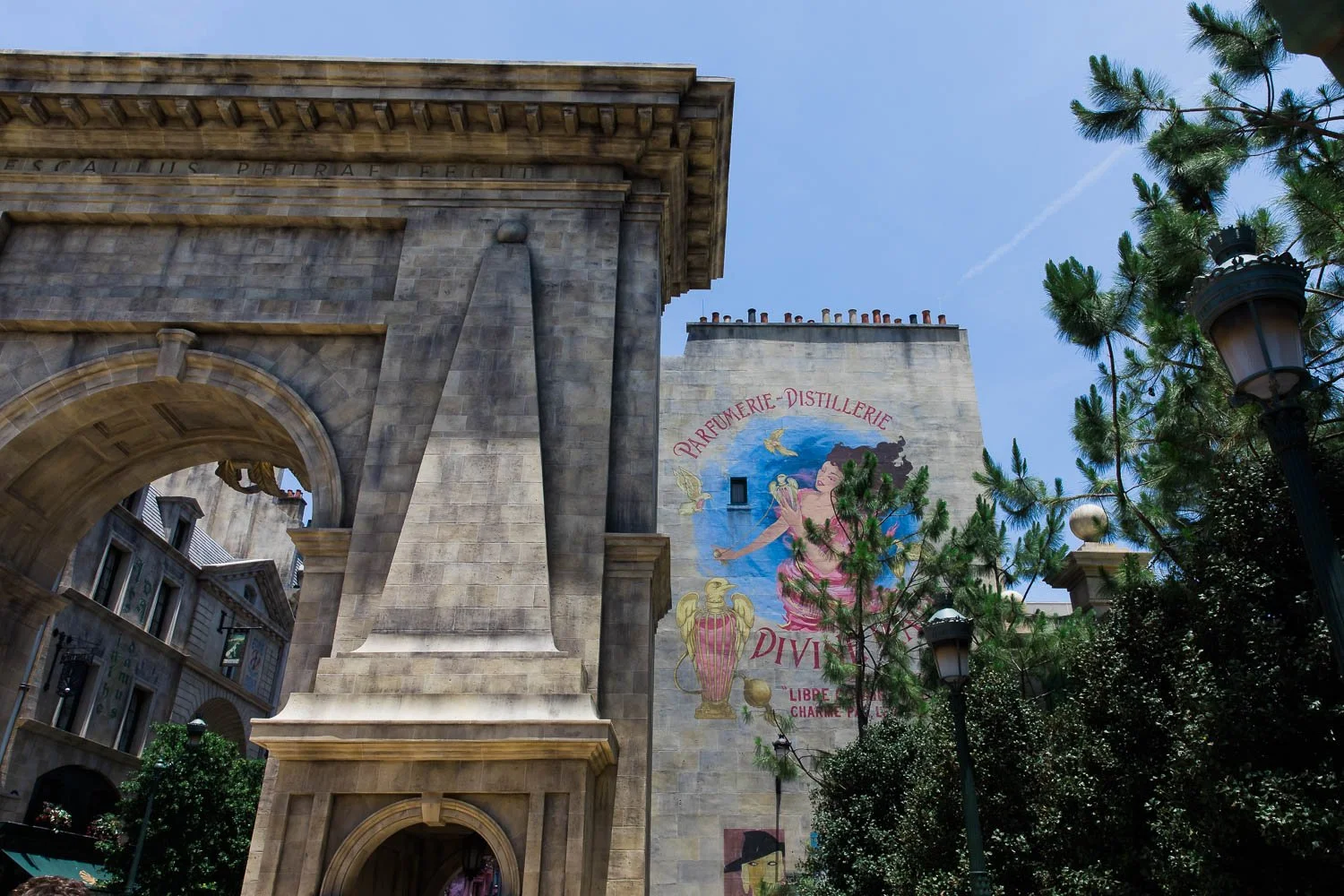 Arc de Triomphe in Wizarding World at Epic Universe.
