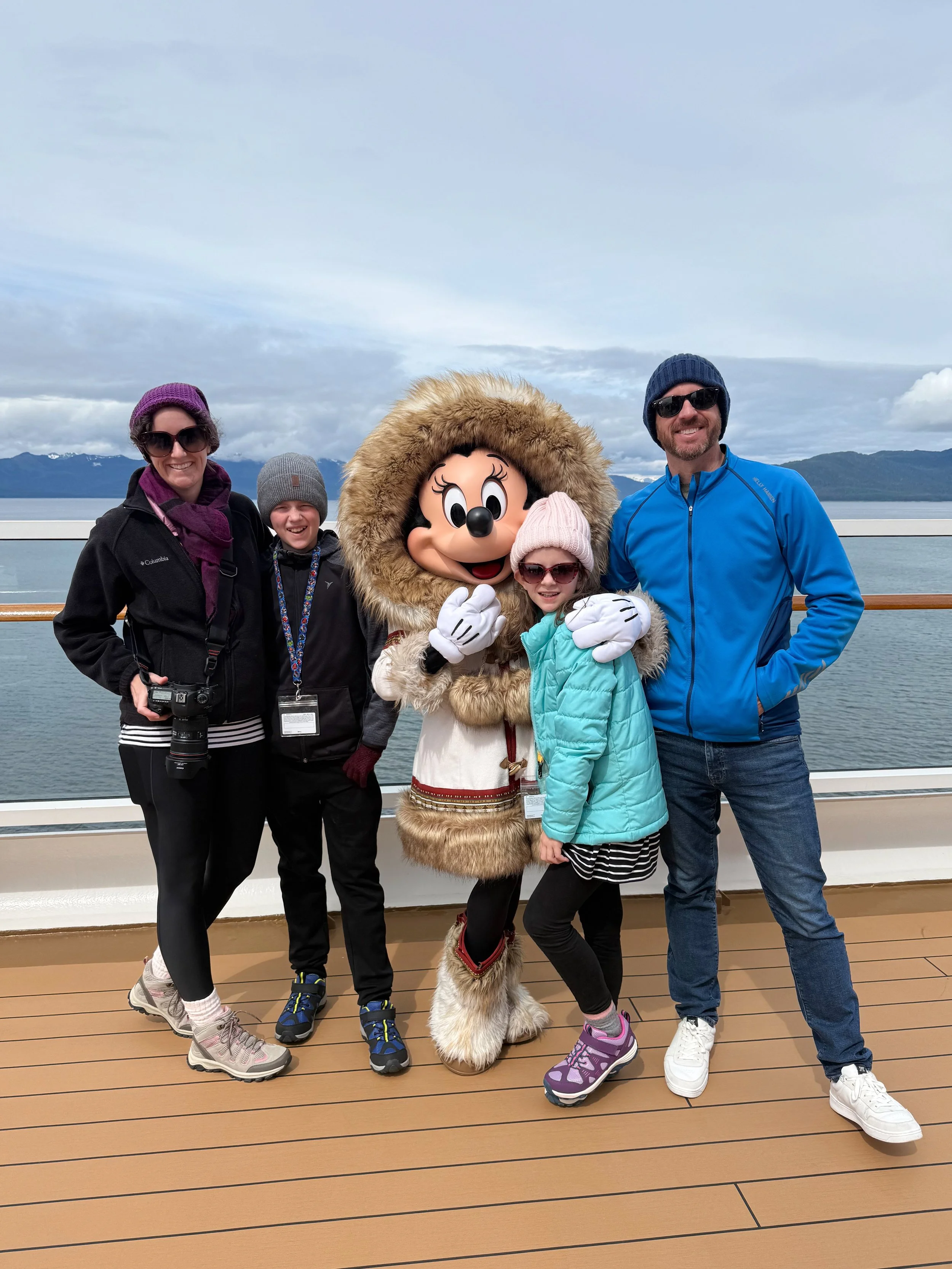 Family meets Alaska Minnie Mouse on the Disney Wonder.