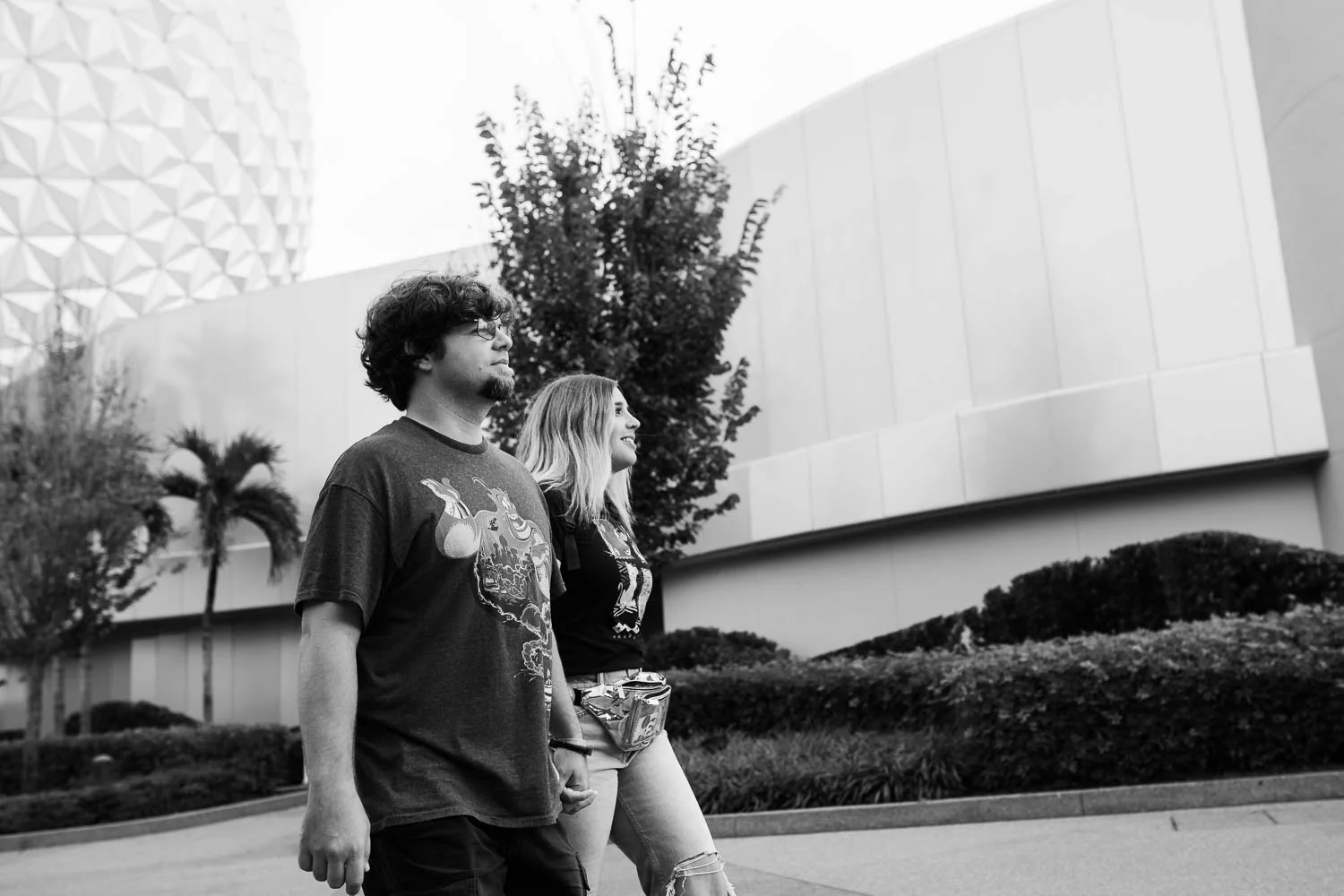 couples_session_at_epcot-2.jpg