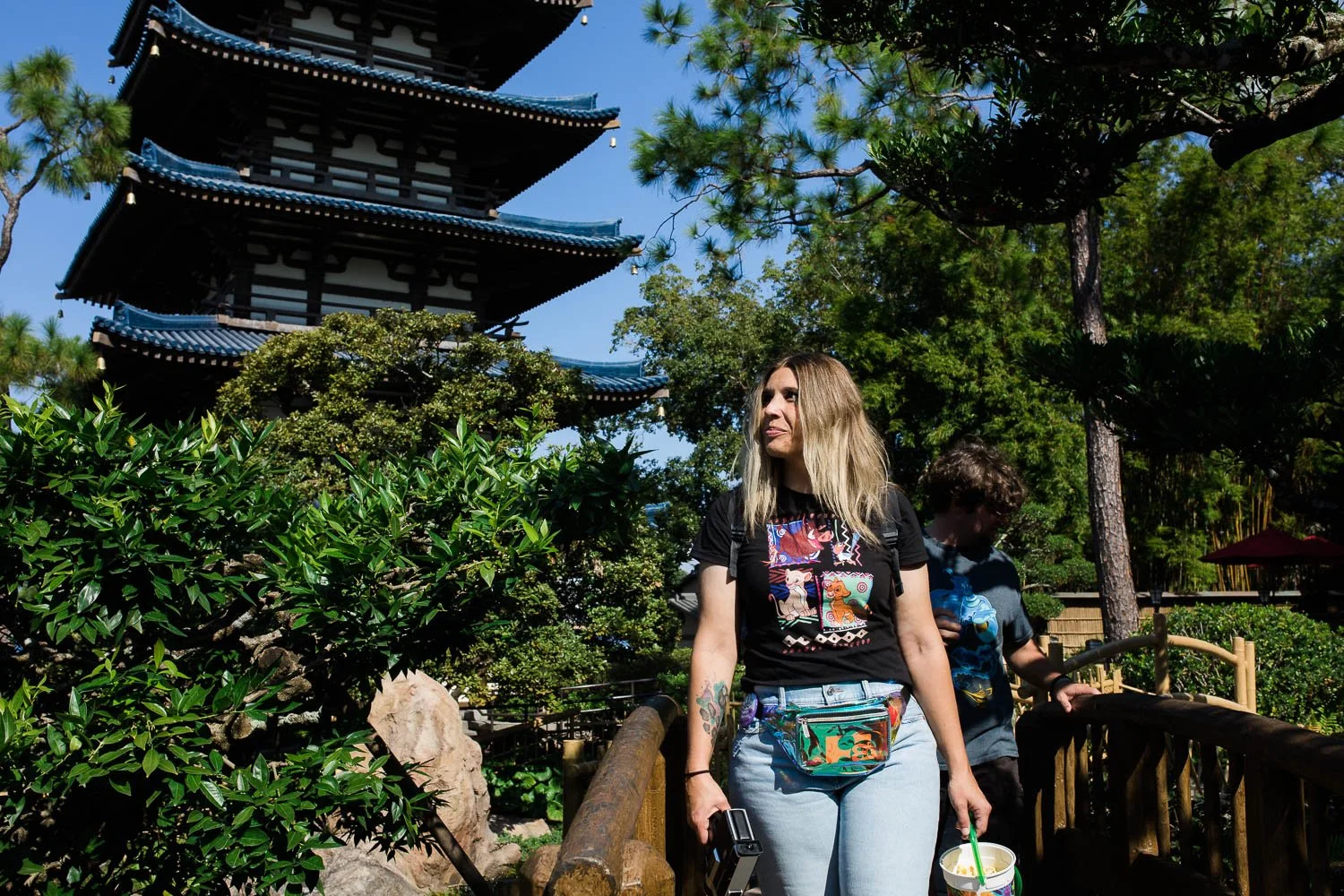 couples_session_at_epcot-31.jpg