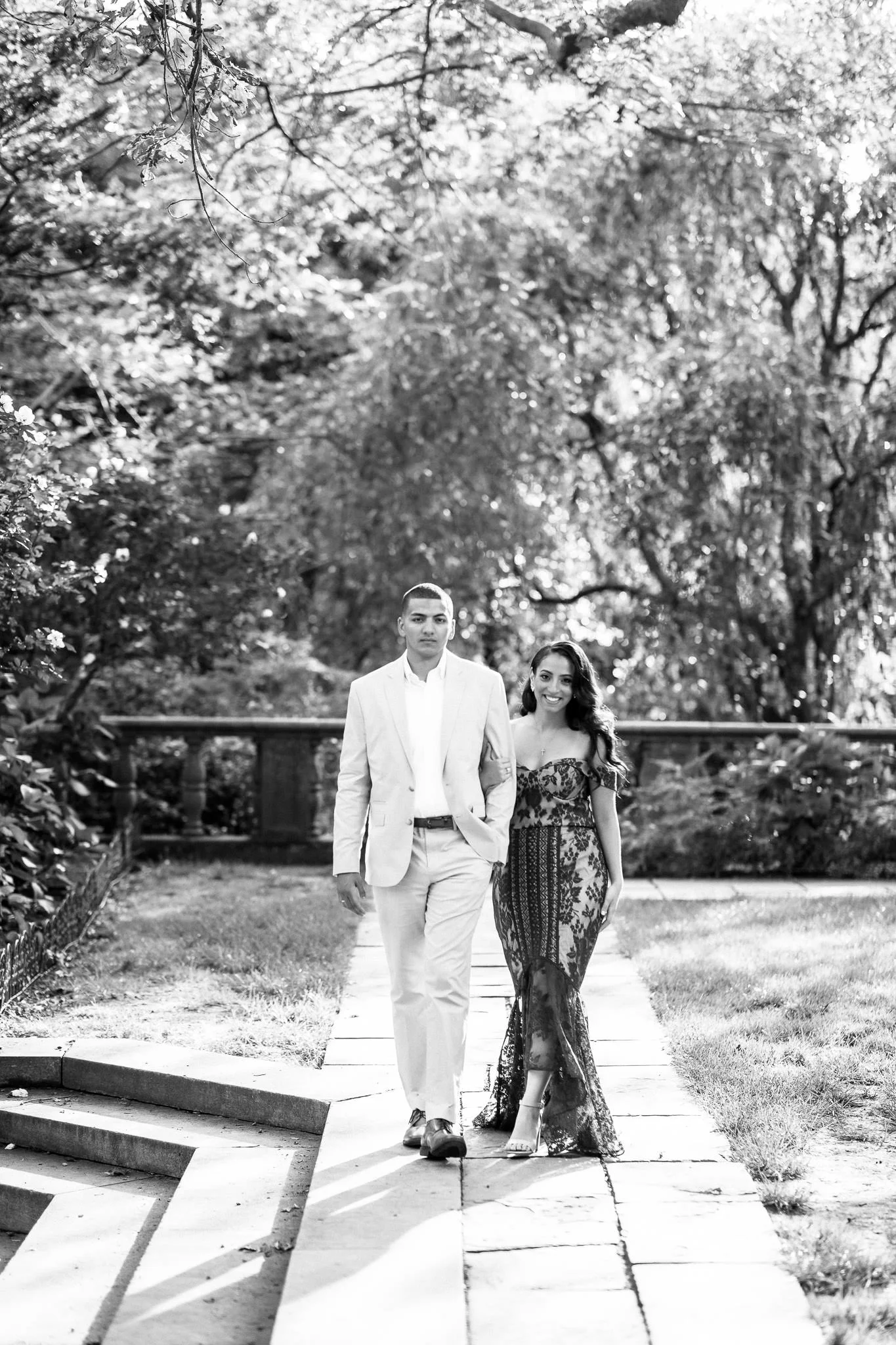 Planting Fields Engagement Session by Charming Images 0017.jpg