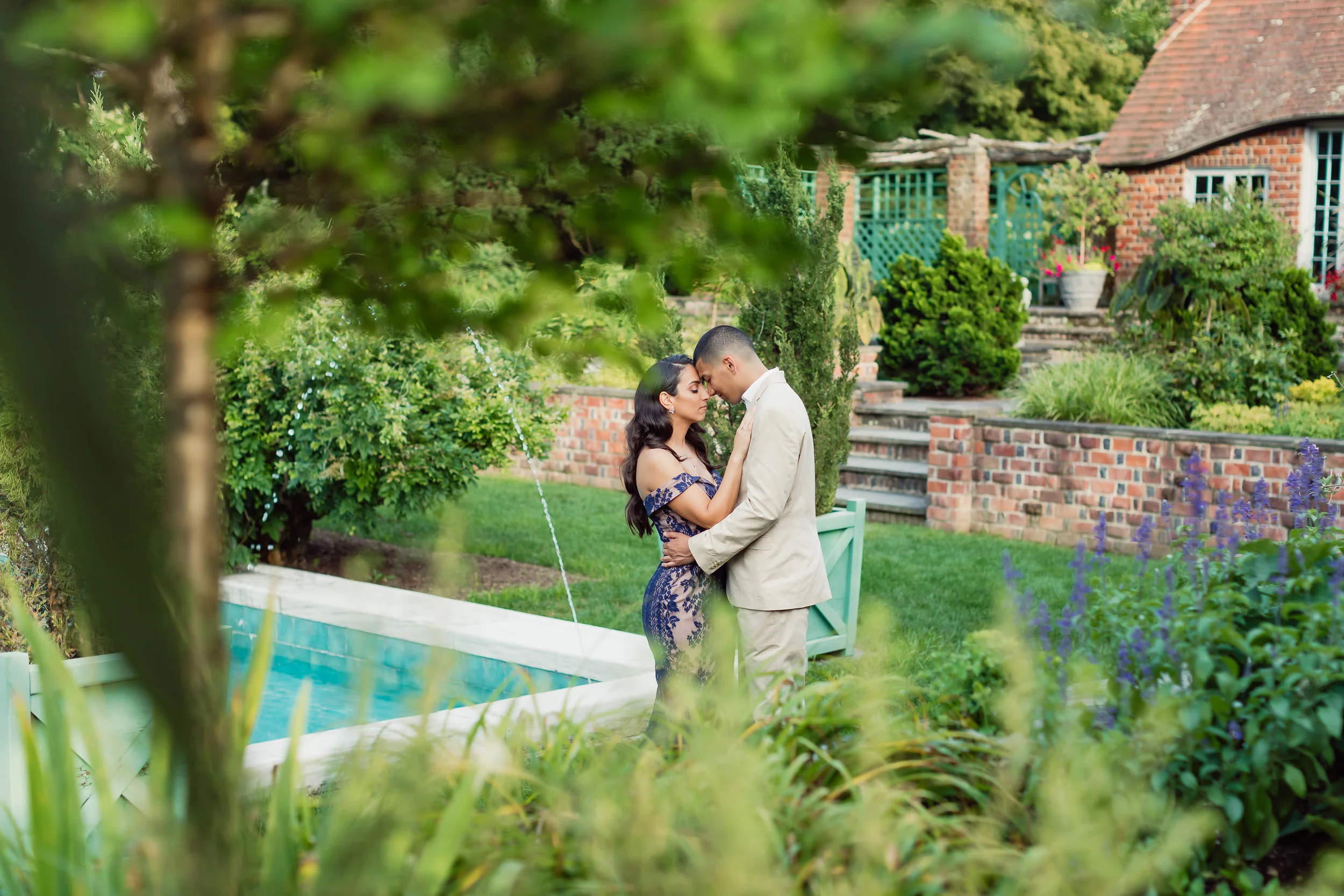 Planting Fields Engagement Session by Charming Images 0029.jpg